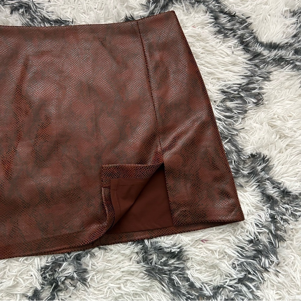 House of Harlow 1960, Snakeskin Look Mini Skirt - Picture 2 of 6